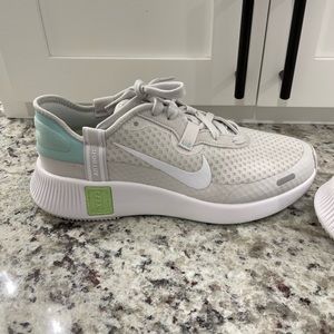 Nike Reposto Womens Running shoes size 9.5